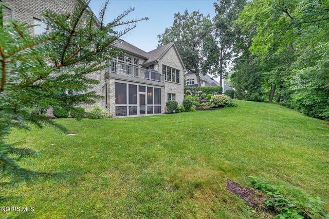 3401 Swan Ridge Lane, Maumee, OH 43537