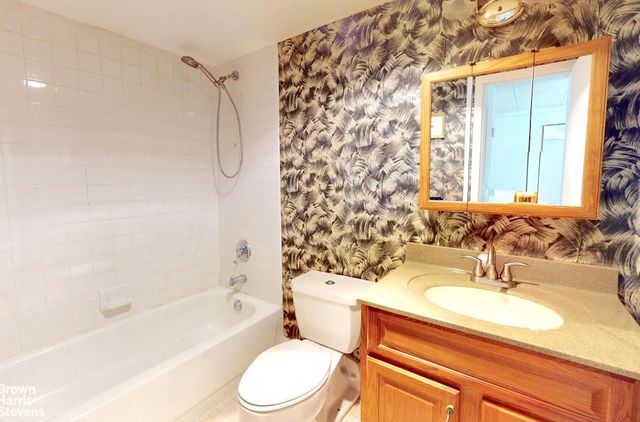 298 W 137th St Apt D, New York City, NY 10030