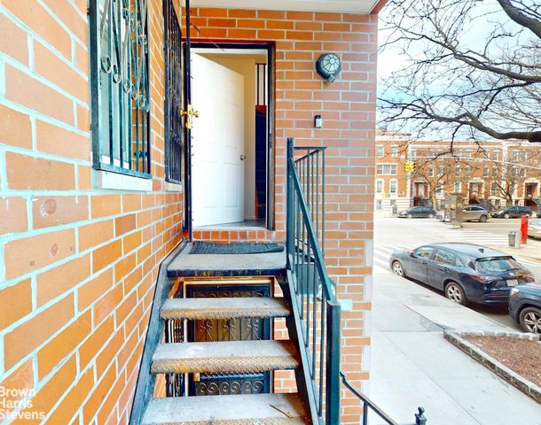 298 W 137th St Apt D, New York City, NY 10030