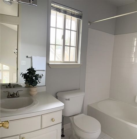 5611 Versailles Avenue, Ann Arbor, MI 48103
