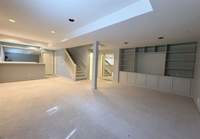 5611 Versailles Avenue, Ann Arbor, MI 48103