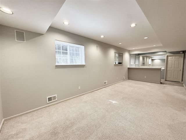 5611 Versailles Avenue, Ann Arbor, MI 48103
