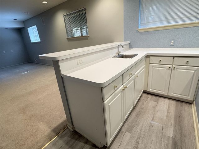 5611 Versailles Avenue, Ann Arbor, MI 48103