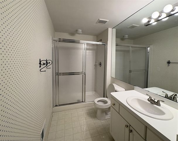5611 Versailles Avenue, Ann Arbor, MI 48103