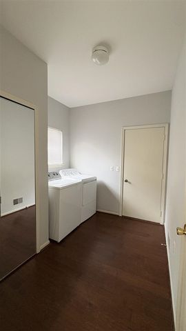 5611 Versailles Avenue, Ann Arbor, MI 48103