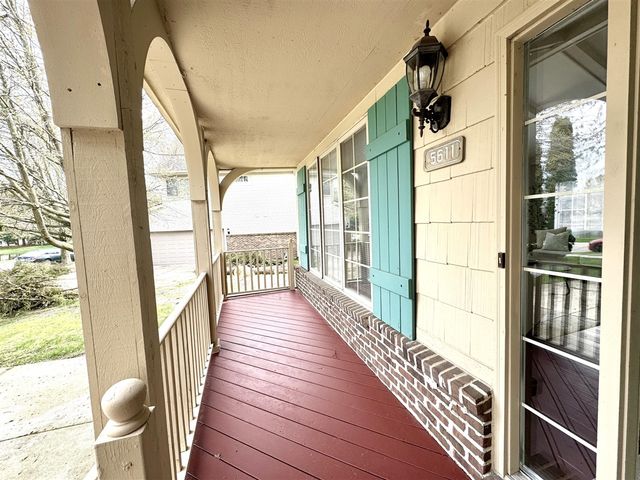 5611 Versailles Avenue, Ann Arbor, MI 48103