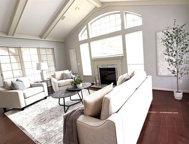 5611 Versailles Avenue, Ann Arbor, MI 48103