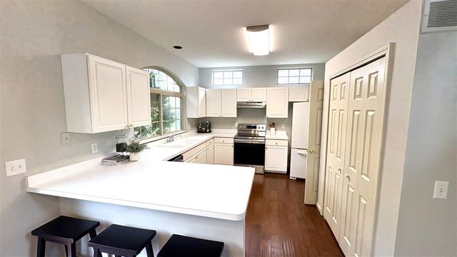 5611 Versailles Avenue, Ann Arbor, MI 48103
