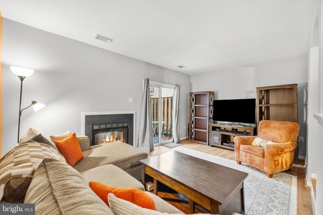 8773 VILLAGE GREEN CT, Alexandria, VA 22309