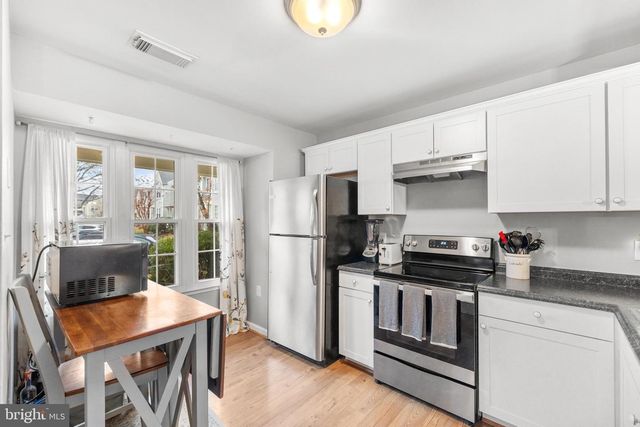 8773 VILLAGE GREEN CT, Alexandria, VA 22309