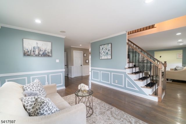 8 Dahlia Rd, Franklin Twp., NJ 08873