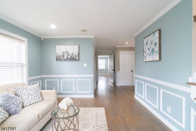 8 Dahlia Rd, Franklin Twp., NJ 08873