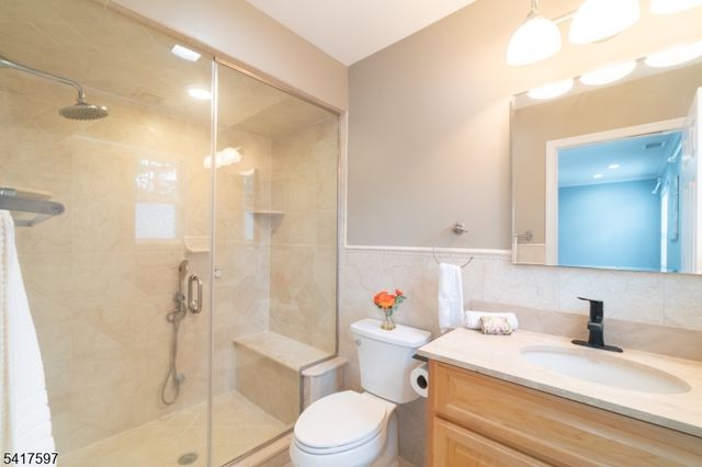 8 Dahlia Rd, Franklin Twp., NJ 08873