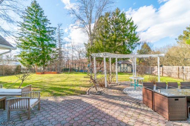 8 Dahlia Rd, Franklin Twp., NJ 08873