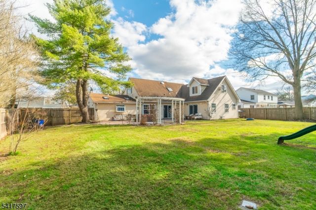 8 Dahlia Rd, Franklin Twp., NJ 08873