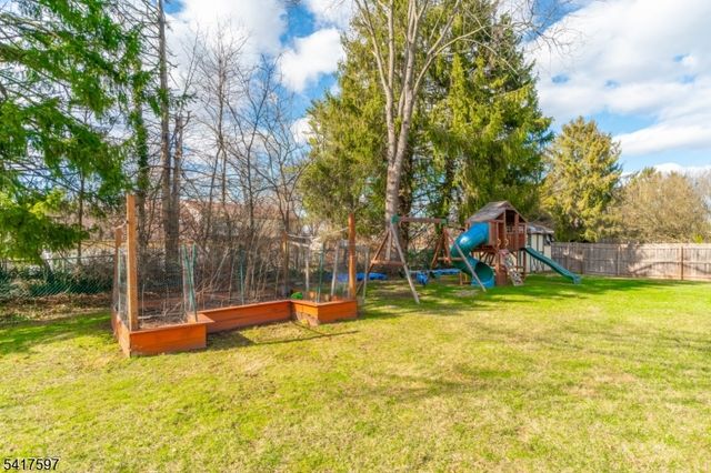 8 Dahlia Rd, Franklin Twp., NJ 08873