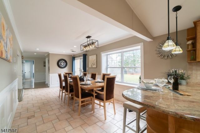 8 Dahlia Rd, Franklin Twp., NJ 08873