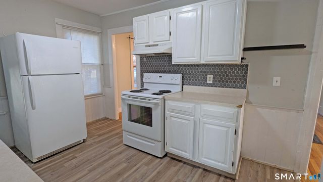 21 Fairview Street, Portland, CT 06480