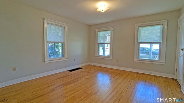21 Fairview Street, Portland, CT 06480