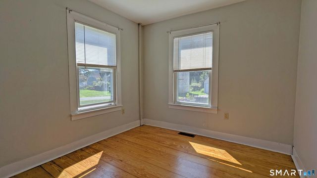 21 Fairview Street, Portland, CT 06480
