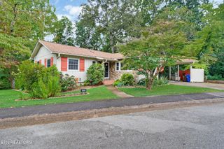 111 Decatur Rd, Oak Ridge, TN 37830