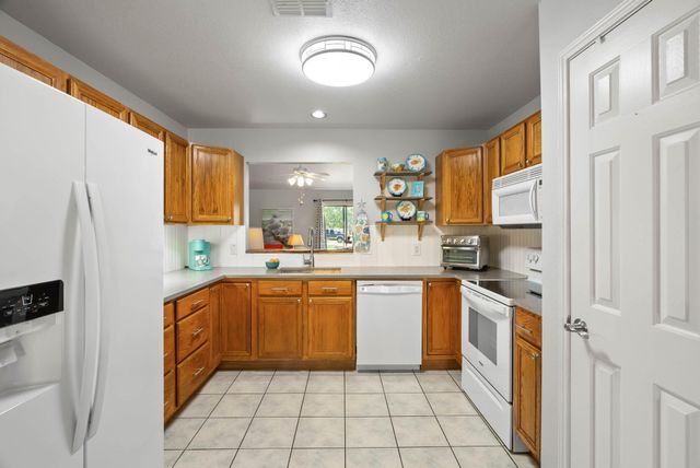 111 Sugar Creek Drive, Rockport, TX 78382