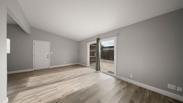 1500 Thorsen, Modesto, CA 95355