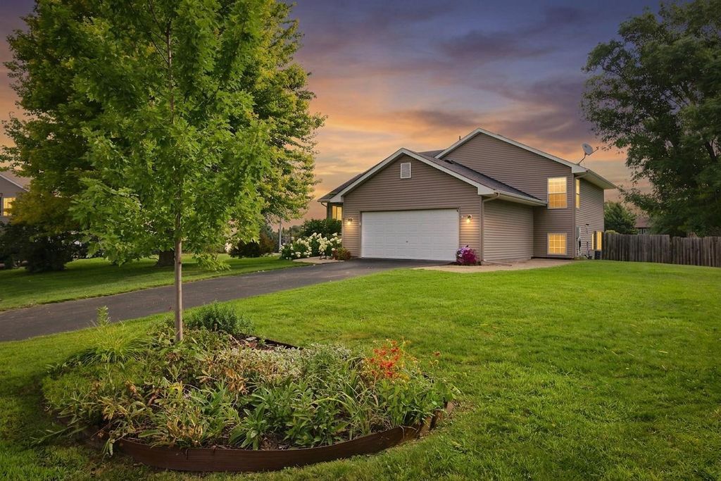 809 Morningside Place, Belle Plaine, MN 56011 — exterior