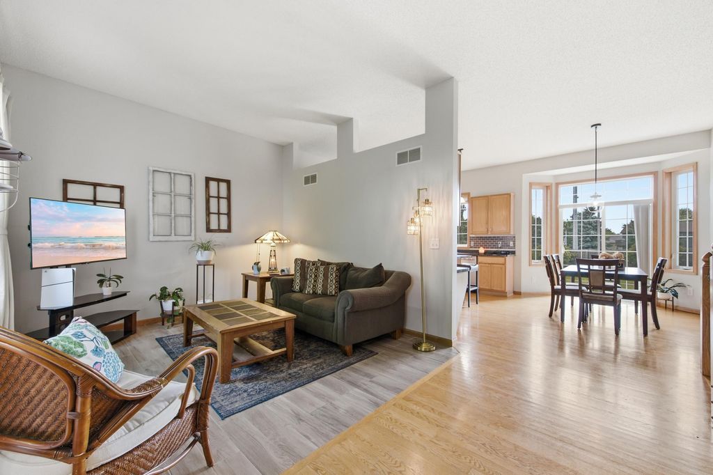 809 Morningside Place, Belle Plaine, MN 56011 — photo 2