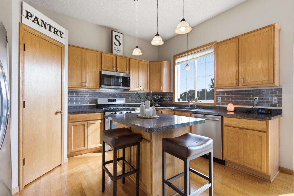 809 Morningside Place, Belle Plaine, MN 56011 — photo 3