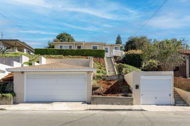 4935 Clearview Way, La Mesa, CA 91942