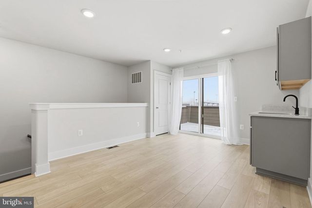 110 CROWN ST, Baltimore, MD 21230