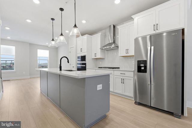 110 CROWN ST, Baltimore, MD 21230