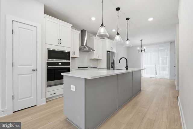 110 CROWN ST, Baltimore, MD 21230