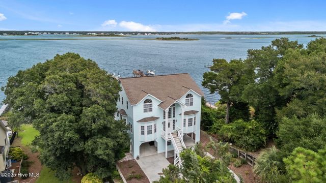 8722 Emerald Plantation Road, Emerald Isle, NC 28594