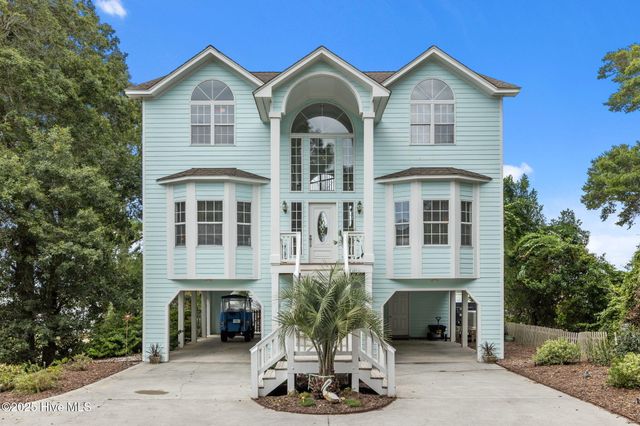 8722 Emerald Plantation Road, Emerald Isle, NC 28594