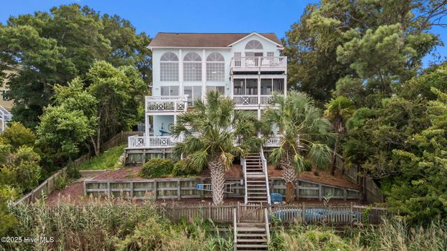 8722 Emerald Plantation Road, Emerald Isle, NC 28594