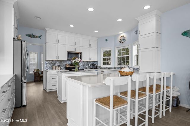 8722 Emerald Plantation Road, Emerald Isle, NC 28594