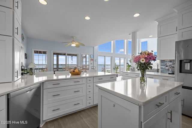 8722 Emerald Plantation Road, Emerald Isle, NC 28594