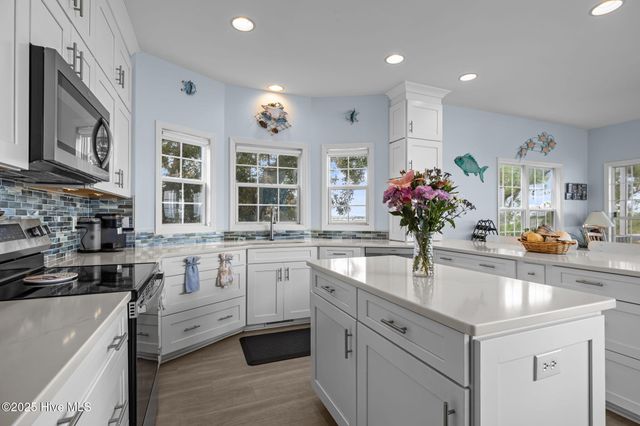 8722 Emerald Plantation Road, Emerald Isle, NC 28594