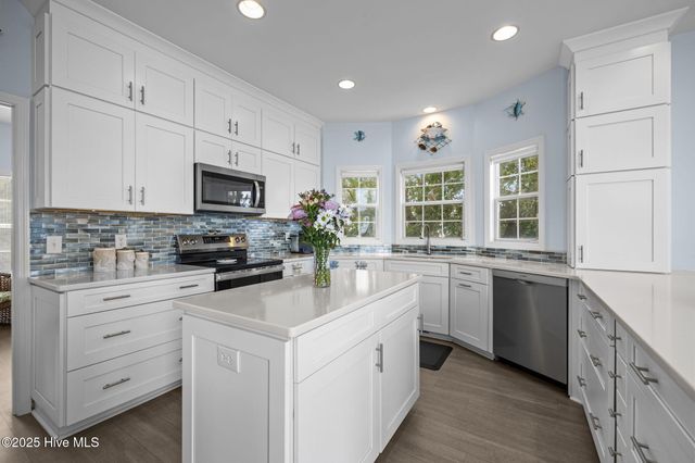 8722 Emerald Plantation Road, Emerald Isle, NC 28594