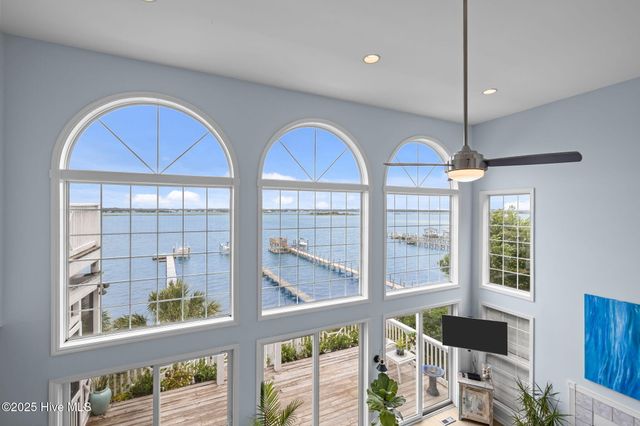 8722 Emerald Plantation Road, Emerald Isle, NC 28594