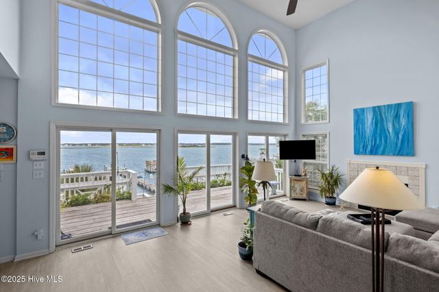 8722 Emerald Plantation Road, Emerald Isle, NC 28594