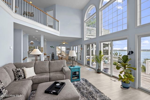 8722 Emerald Plantation Road, Emerald Isle, NC 28594