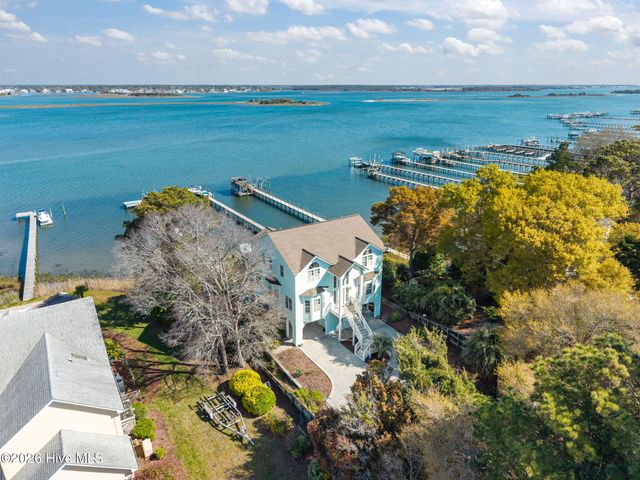 8722 Emerald Plantation Road, Emerald Isle, NC 28594