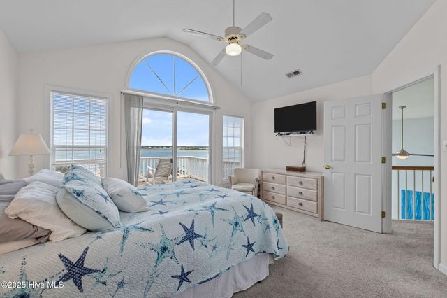 8722 Emerald Plantation Road, Emerald Isle, NC 28594