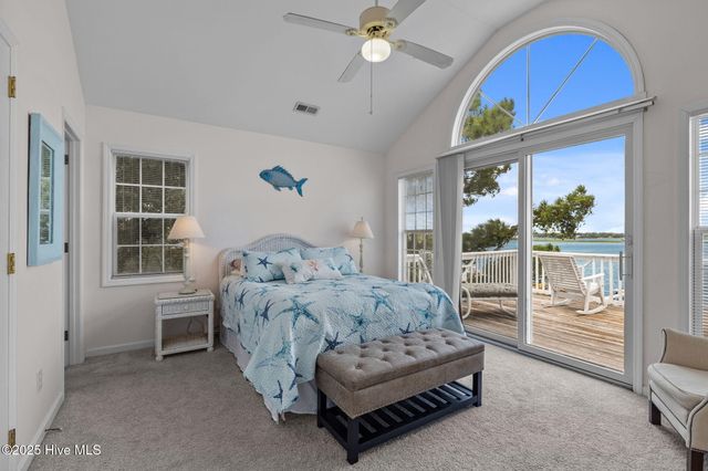 8722 Emerald Plantation Road, Emerald Isle, NC 28594