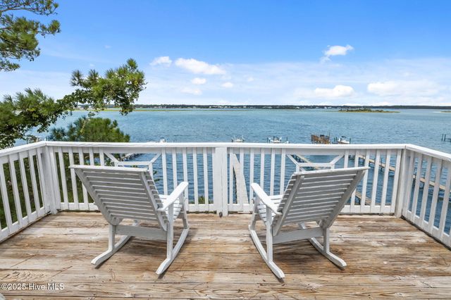 8722 Emerald Plantation Road, Emerald Isle, NC 28594