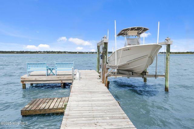 8722 Emerald Plantation Road, Emerald Isle, NC 28594