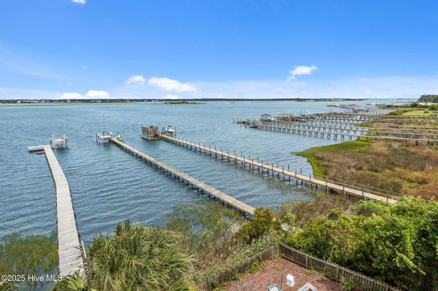 8722 Emerald Plantation Road, Emerald Isle, NC 28594